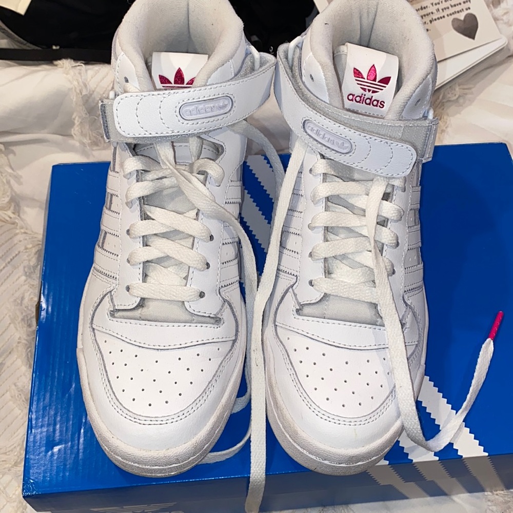 Adidas Forum Mid shoe
